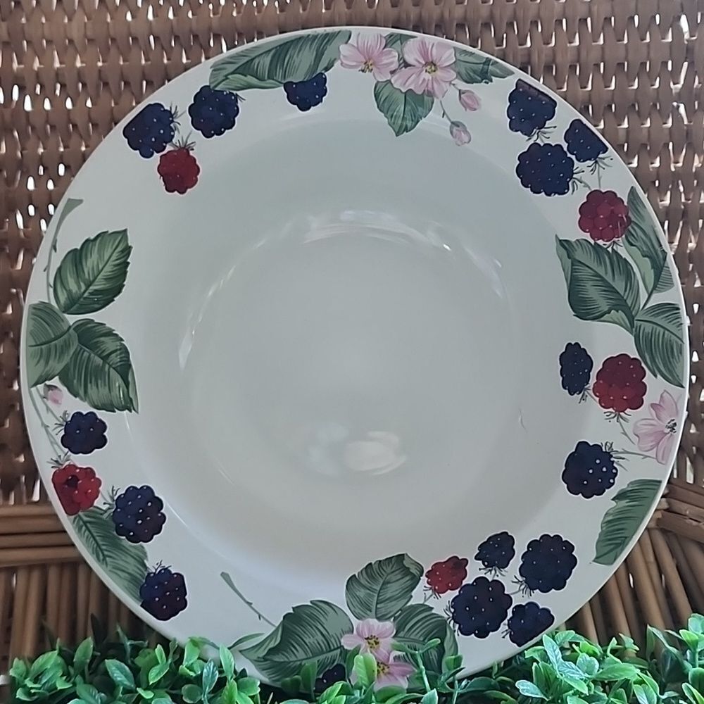 Vintage Stoneware Berry Bowl Soup/Cereal Raspberry Blackberry Cottage Core